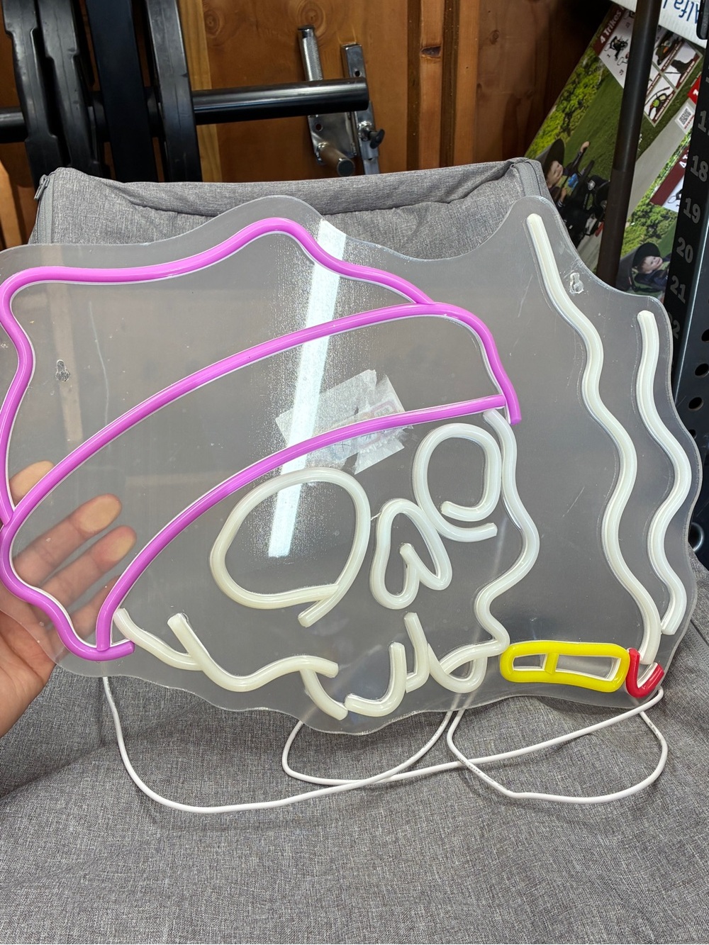 LED light up sign: smoking skull with beanie